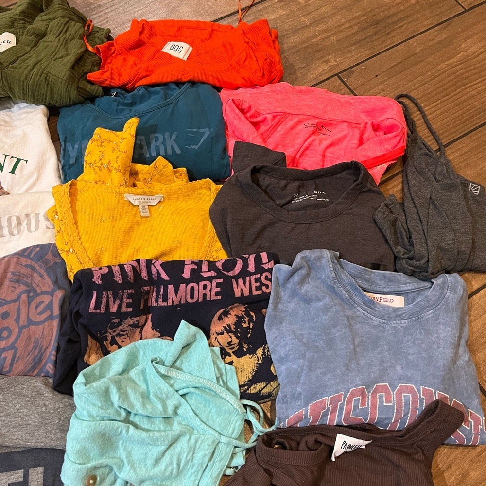 18 Piece clothing bundle Gymshark, princess Polly, urban outfitters etc. - Picture 3 of 4
